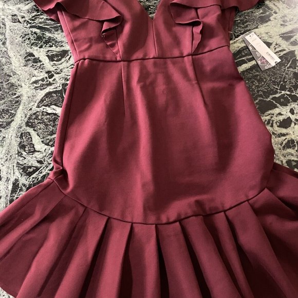 NWT Aqua Dresses Women's V Neck Cold Shoulder Mini Dress S Wine $128 - Picture 2 of 11